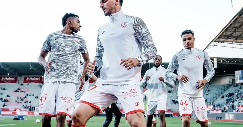 Fransa klubunun zorlamada şübhəli bilinən 2 futbolçusu həbs olundu