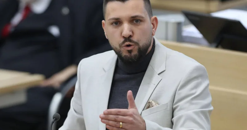 Almaniyada ilk dəfə AfD siyasətçisi əyalət parlamentinin sədri seçilib