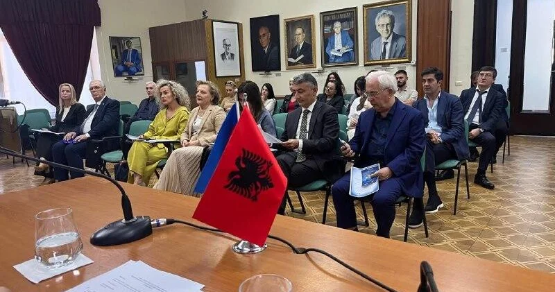 В Академии наук Албании презентована Краткая история Кавказской Албании ФОТО