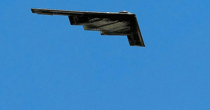 Tramp ABŞ bombardmançı təyyarələrinin Britaniyadakı bazadan geri çəkilməsinə aydınlıq gətirdi