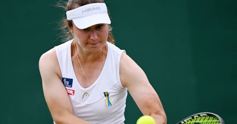 Ukraynalı tennisçi rusiyalı rəqibinin əlini sıxmaqdan imtina etdi VIDEO
