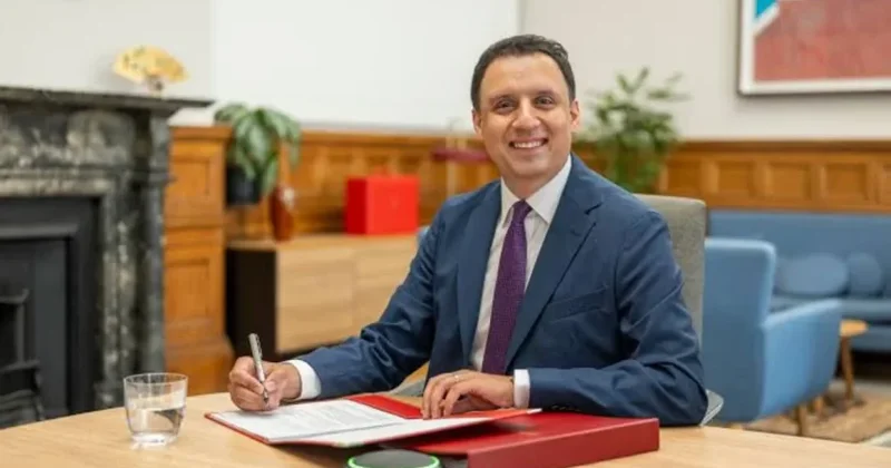 London və Bakı strateji tərəfdaşlıq haqqında sənədin mətnini razılaşdırıb
