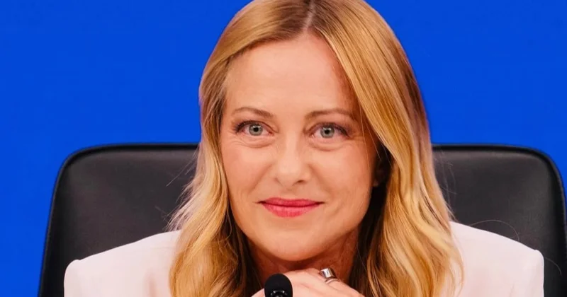 Meloni deepfake təhlükəsinə qarşı 4 saniyəlik səsini qeydiyyatdan keçirdi