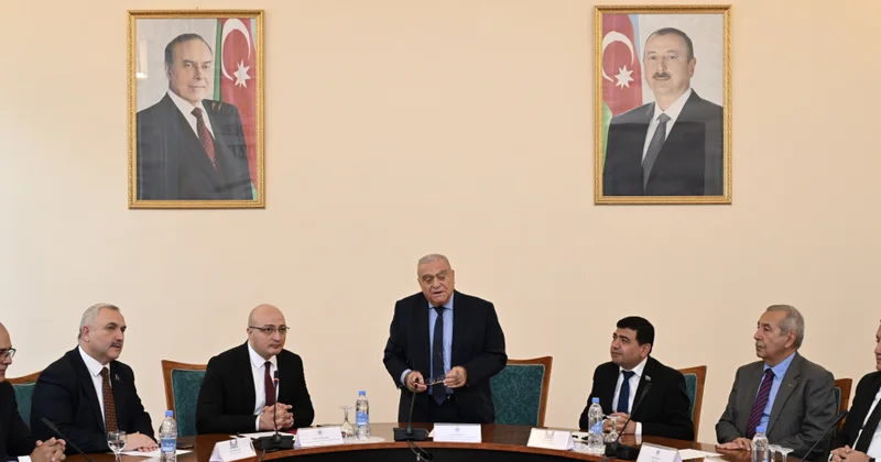 “YAP ın VIII Qurultayında Prezident İlham Əliyevin çıxışındakı əsas mesajlar” DİA da dəyirmi masa