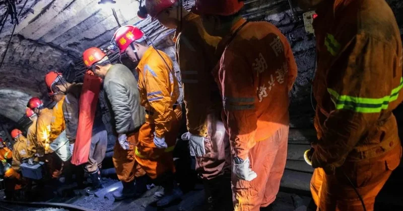 Семь человек погибли при затоплении заброшенной шахты в Китае