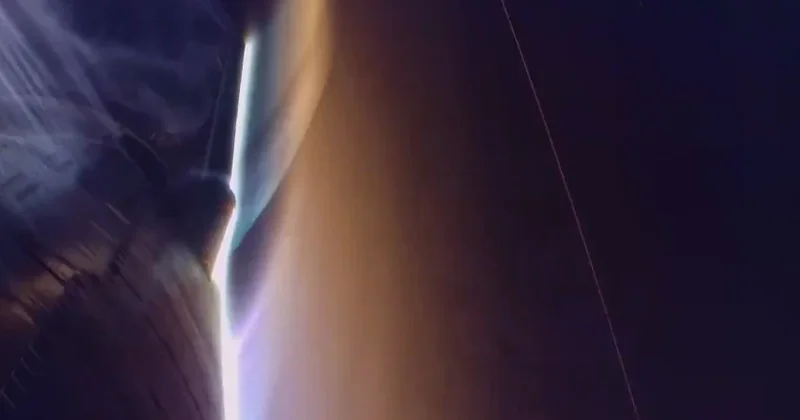 Невероятные кадры входа Starship в атмосферу ВИДЕО