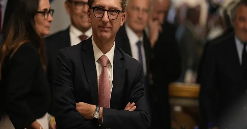 Fransa hökuməti ilə media qurumu arasında gərginlik Səbəb