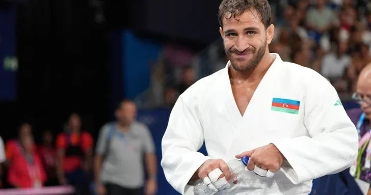 Хидаят Гейдаров стартовал с победы на чемпионате мира в Баку