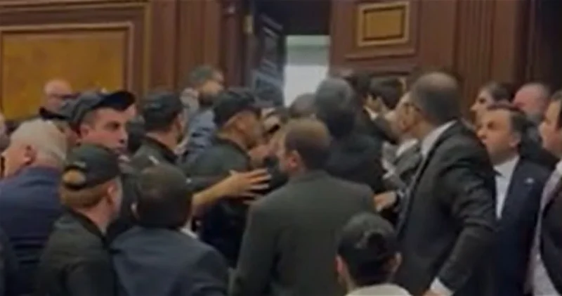 Депутаты ГД и Сильной Армении подрались в парламенте ВИДЕО