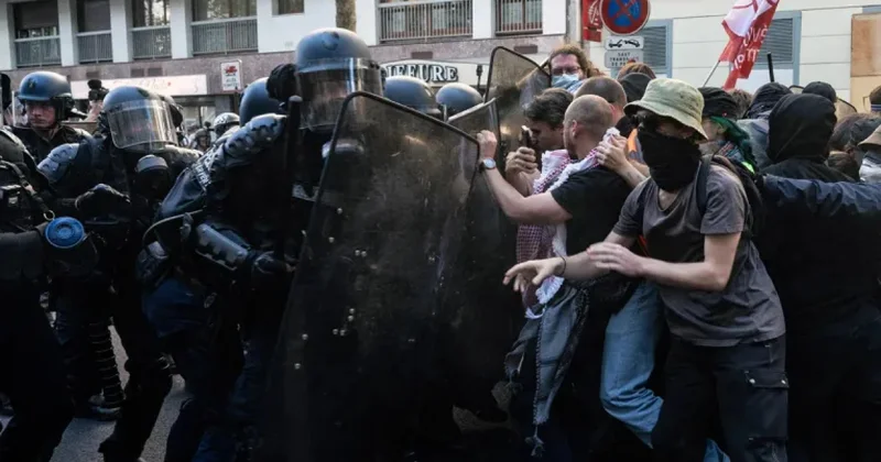 Протесты учащихся и хаос во Франции: Макрон созывает экстренное совещание