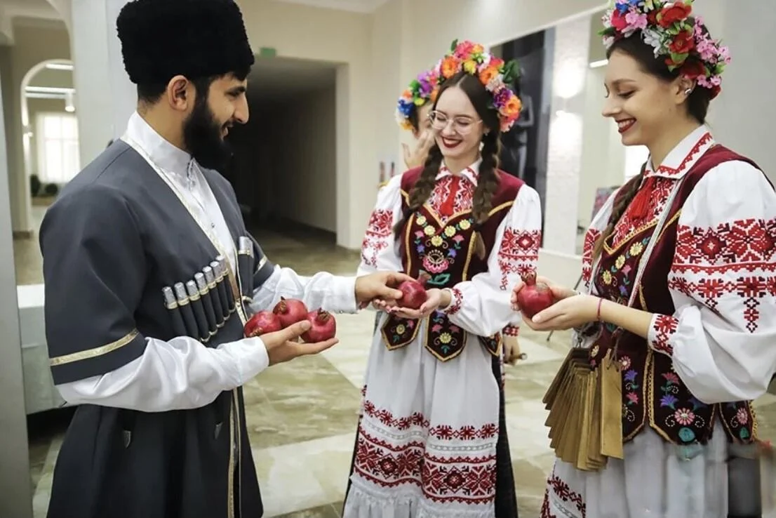 Belarusda nar bayramı keçirilib FOTO