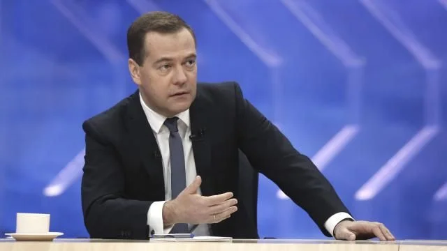 Kamala Harrisin işi bitdi Medvedev