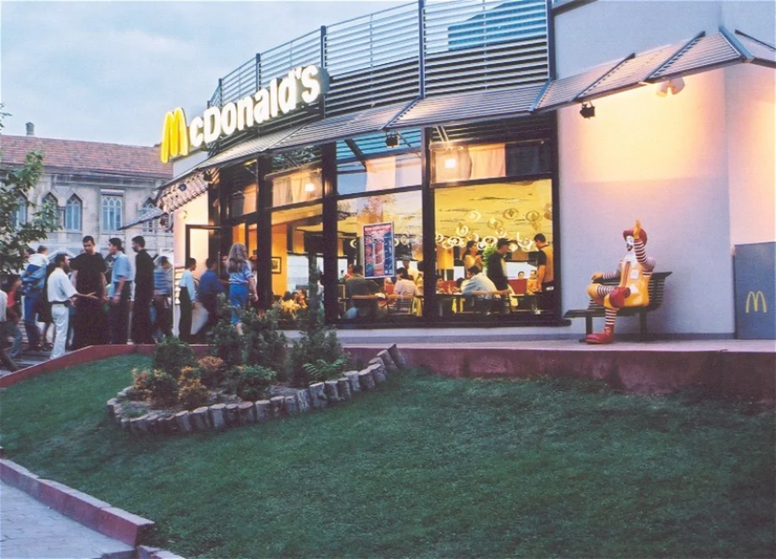 McDonalds Azərbaycanda 25 illik yubileyini qeyd edir: Fəvvarələr meydanından yeni üfüqlərədək