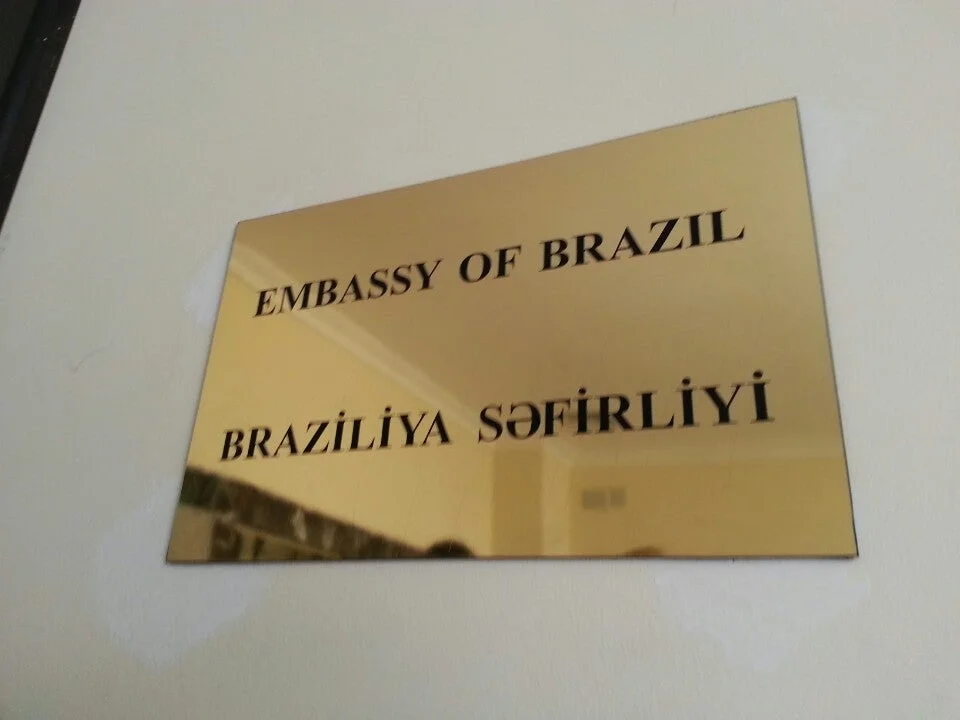 Azərbaycanlı Braziliyanın Bakıdakı səfirliyini məhkəməyə verib