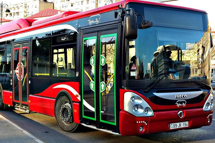 Bu şəxslər üçün avtobuslardan və metrodan istifadə ödənişsiz oldu RƏSMİ