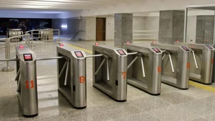 Bu şəxslər metrodan PULSUZ istifadə edəcək TARİX AÇIQLANDI