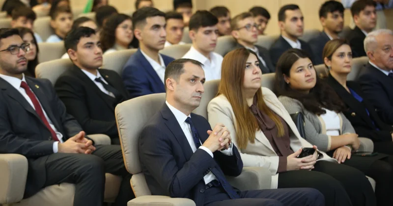 SOCAR ın Bakı Ali Neft Məktəbinin nəzdində fəaliyyət göstərən Rəqəmsal Biliklər Liseyinin rəsmi açılış mərasimi keçirilib