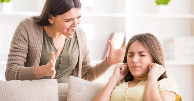 Qorxu ilə böyüyən uşaq çəkingən, hörmətlə böyüyən isə güclü və azad olur