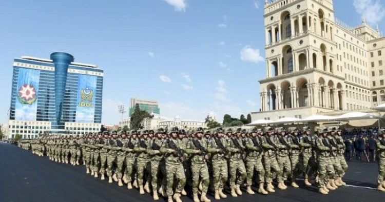 Türkiyə və Pakistan əsgərləri Bakıda VİDEO