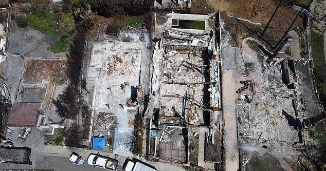 Yanmış villasını 5 milyona satışa çıxardı FOTO