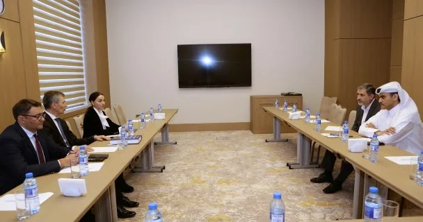 Zahid Oruc Qətər rəsmiləri ilə görüşüb FOTO