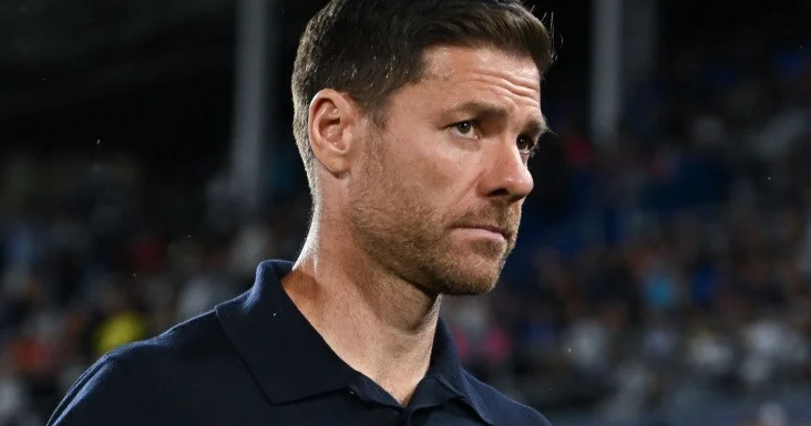 “Real Madrid” oyunçularının bir hissəsi hesab edir ki, Alonso çox sərtdir və onları başa düşmür