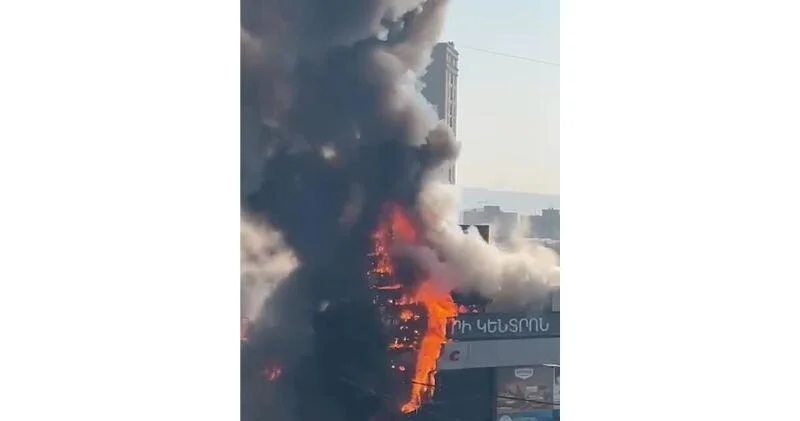 Сильный пожар в Ереване ВИДЕО