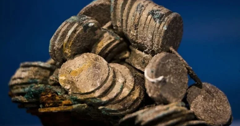 İşçilər məbədin bərpası zamanı sərvət tapdılar