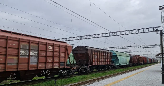 Azərbaycandan keçməklə Ermənistana taxıl daşıyan yük qatarı Biləcəriyə çatdı FOTOLAR YENİLƏNİB