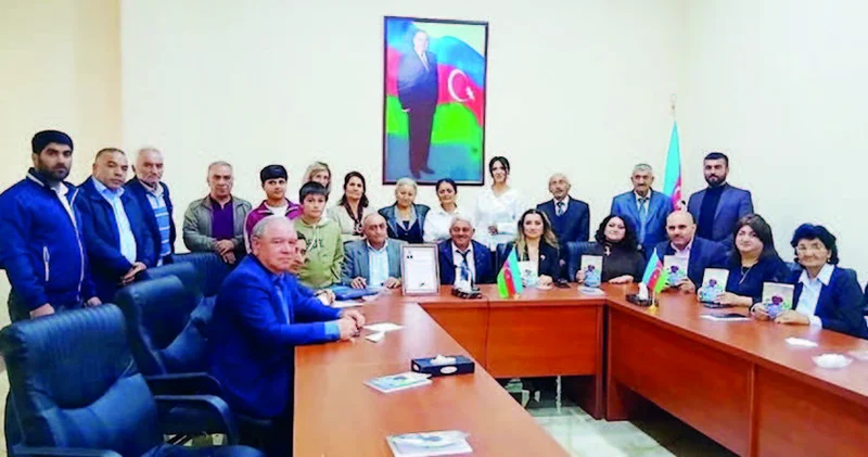 Bənövşə ətirli qəzəllər