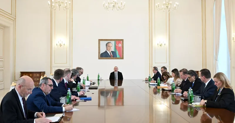 Ильхам Алиев принял делегацию НАТО ФОТО