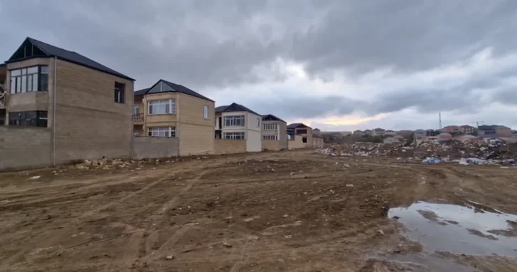 В Масазыре озеро осушили, чтобы построить частный жилой сектор