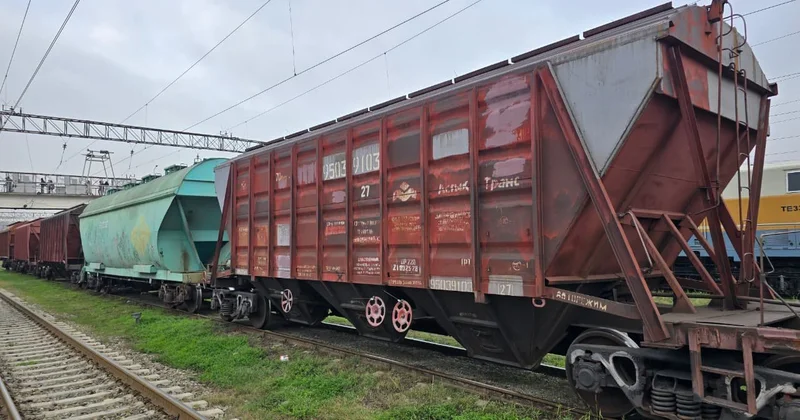 В Баку прибыл поезд с казахстанским зерном, следующий транзитом в Армению (ФОТО)