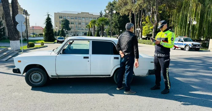 Polisə salam verib hörmətlə müraciət etmək mədəniyyətdir VİDEO