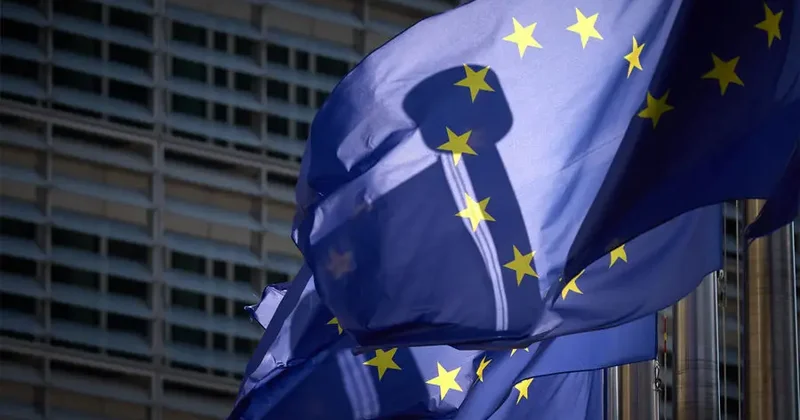 ABŞ Avropa və İngiltərənin sürətlə çökməyə doğru getdiyini bəyan etdi