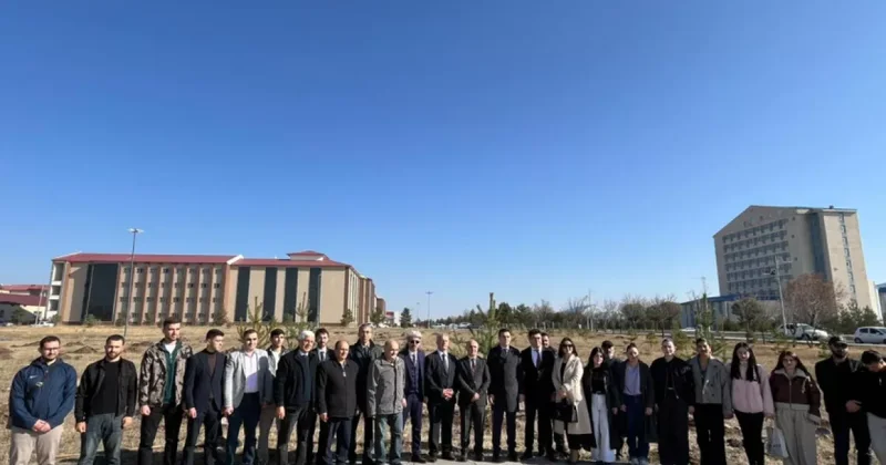 В Карсе в честь героев Отечественной войны посажены 44 дерева ФОТО