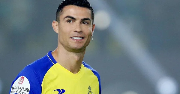 “Ondan daha məşhuram”