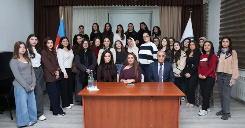 Pedaqoji Universitetin magistrantları ümumtəhsil məktəbində strateji idarəetmə fəaliyyəti ilə tanış olublar