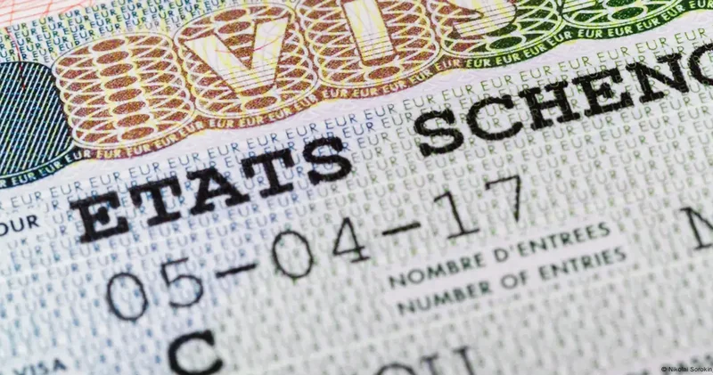 “Avropa Rusiyaya qarşı viza qaydalarını sərtləşdirir: çoxgirişli Şengen vizalarına məhdudiyyət planı“ “Politico“