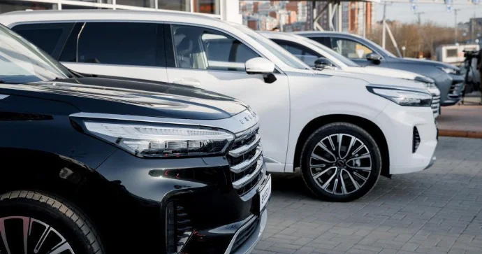 Ölkəni bürüyən “kitayski” maşınlar yanır