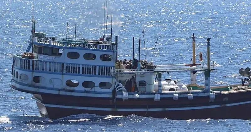 Пираты высадились на борт судна у берегов Сомали Карта/Фото