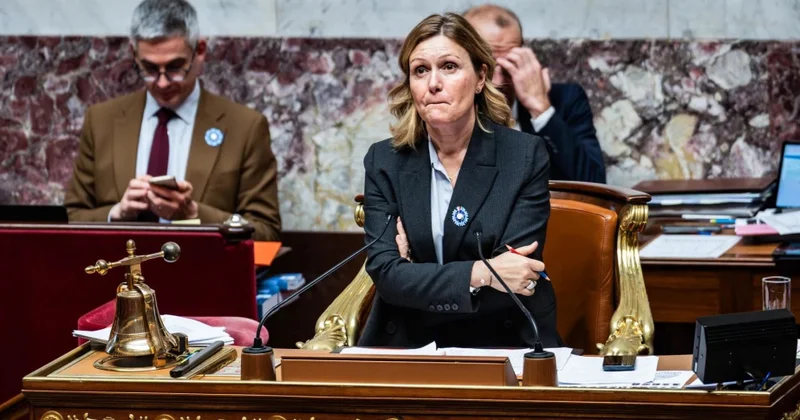 Fransada daha bir qalmaqal: Yael Bron Pivet Milli Assambleyada hicablı qızların iştirakına etiraz edib