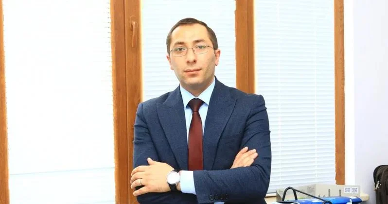 Tələbə kontingenti çox olan təhsil müəssisələri şəhərdən kənara köçürülsün