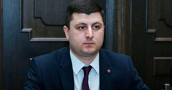 Abramyan: “Ermənistan hakimiyyəti hərbçilərin yüksək maaş aldığı barədə blef edir” KONKRET