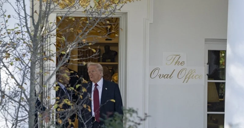 Tramp Oval ofisin yerin unutdu? Bu görüntülər tənqid olundu