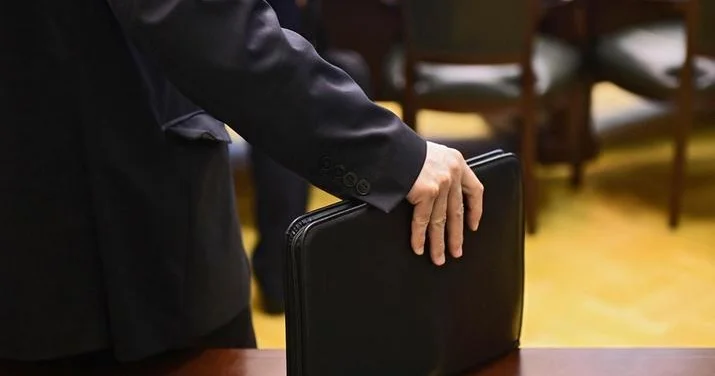 Direktor aldığı rüşvətdən hansı vəzifəli şəxsə verdiyini açıqladı DETALLAR