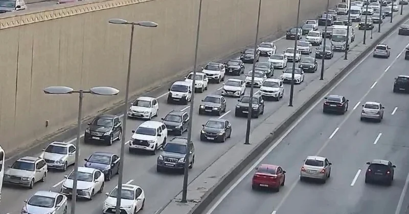 Bakının bu yollarında tıxac var SİYAHI