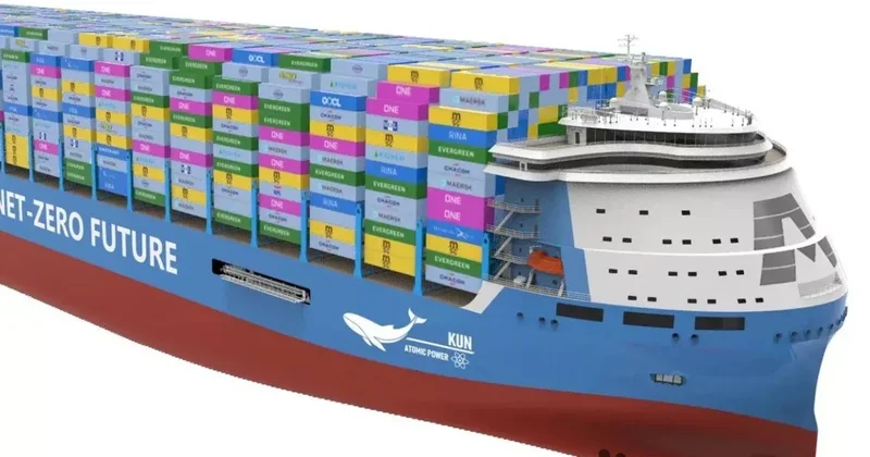 Китай представил новейший реактор для крупнейшего в мире грузового судна ФОТО