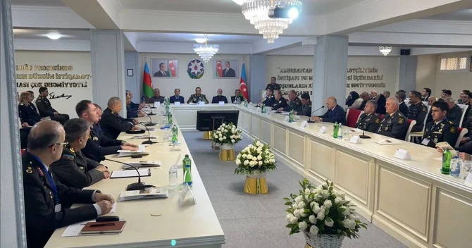 Daxili Qoşunların Hərbi İnstitutunda Zəfər tarixi elmi nəzəri konfransı keçirildi