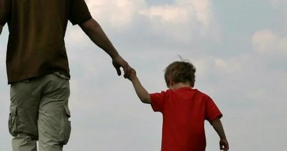 Sağlam ailə münasibətləri uşağın özünəinamını gücləndirir PSİXOLOQ İZAH ETDİ